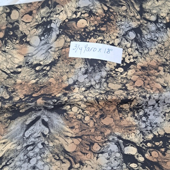 Abstract Print‎ Fabric Piece Sewing Quilting Material 3/4 Yard x 18" - Picture 1 of 2